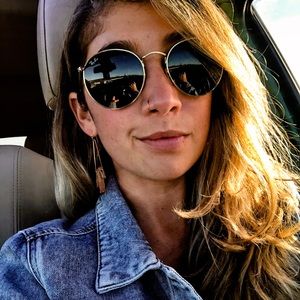 Meet your Posher, Constance